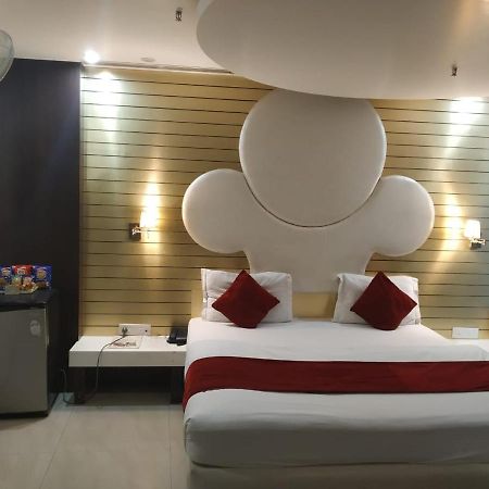 Hotel D'Grand Bareilly Eksteriør billede
