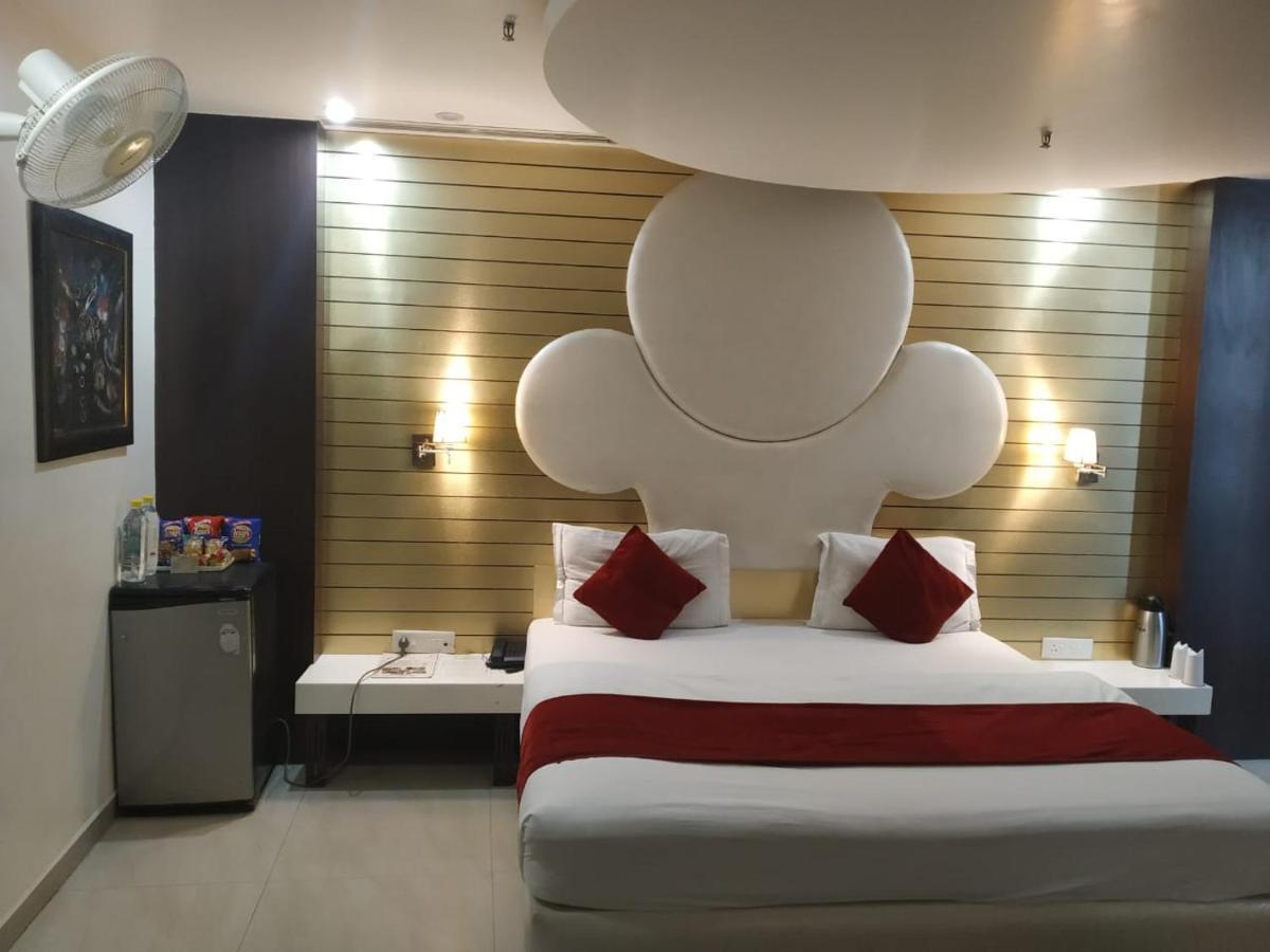 Hotel D'Grand Bareilly Eksteriør billede