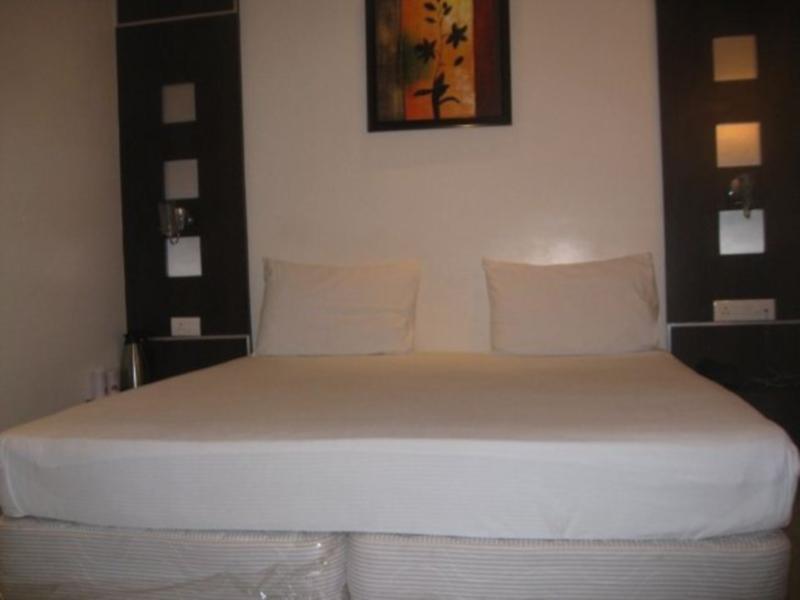 Hotel D'Grand Bareilly Eksteriør billede