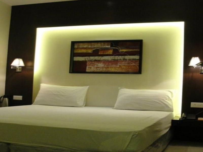 Hotel D'Grand Bareilly Eksteriør billede