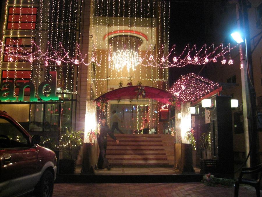 Hotel D'Grand Bareilly Eksteriør billede