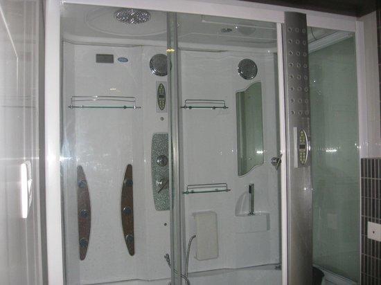Hotel D'Grand Bareilly Eksteriør billede