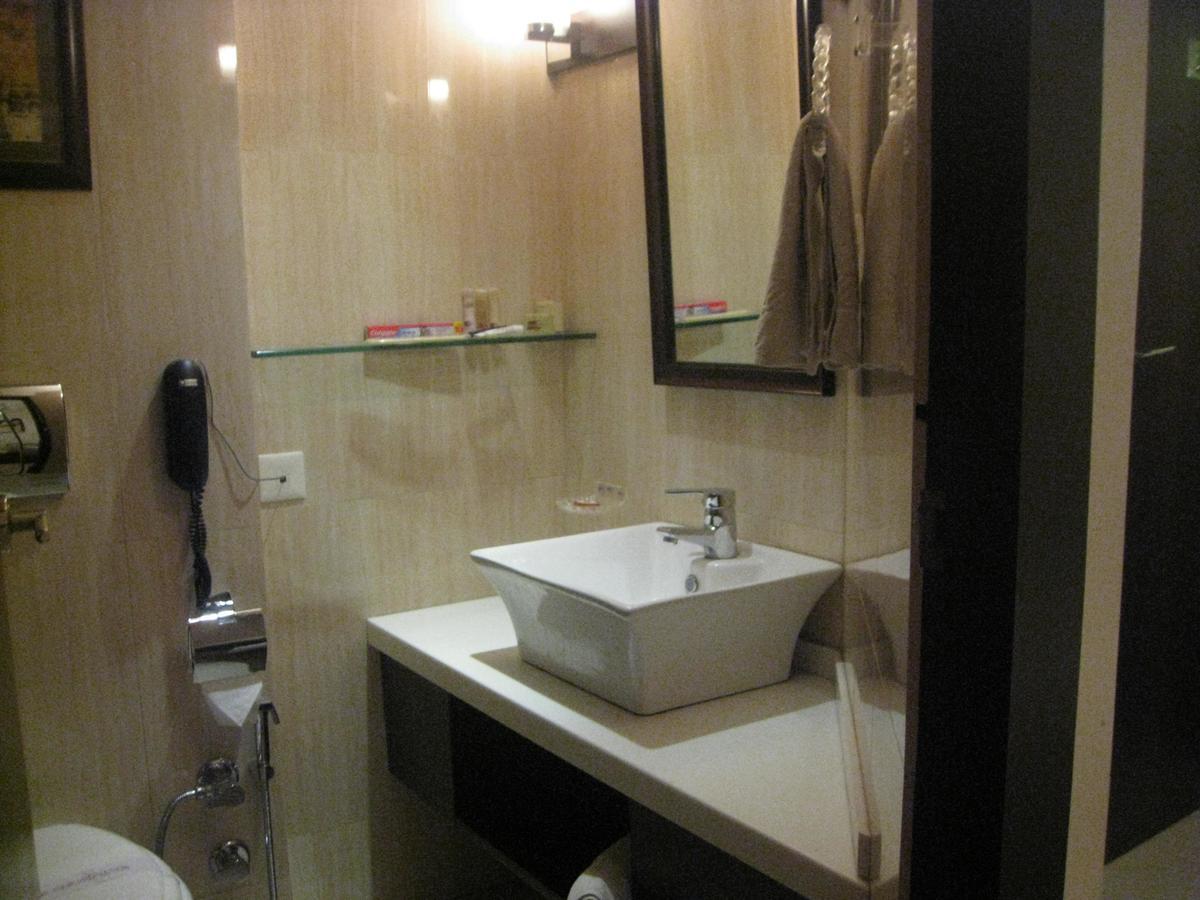 Hotel D'Grand Bareilly Eksteriør billede