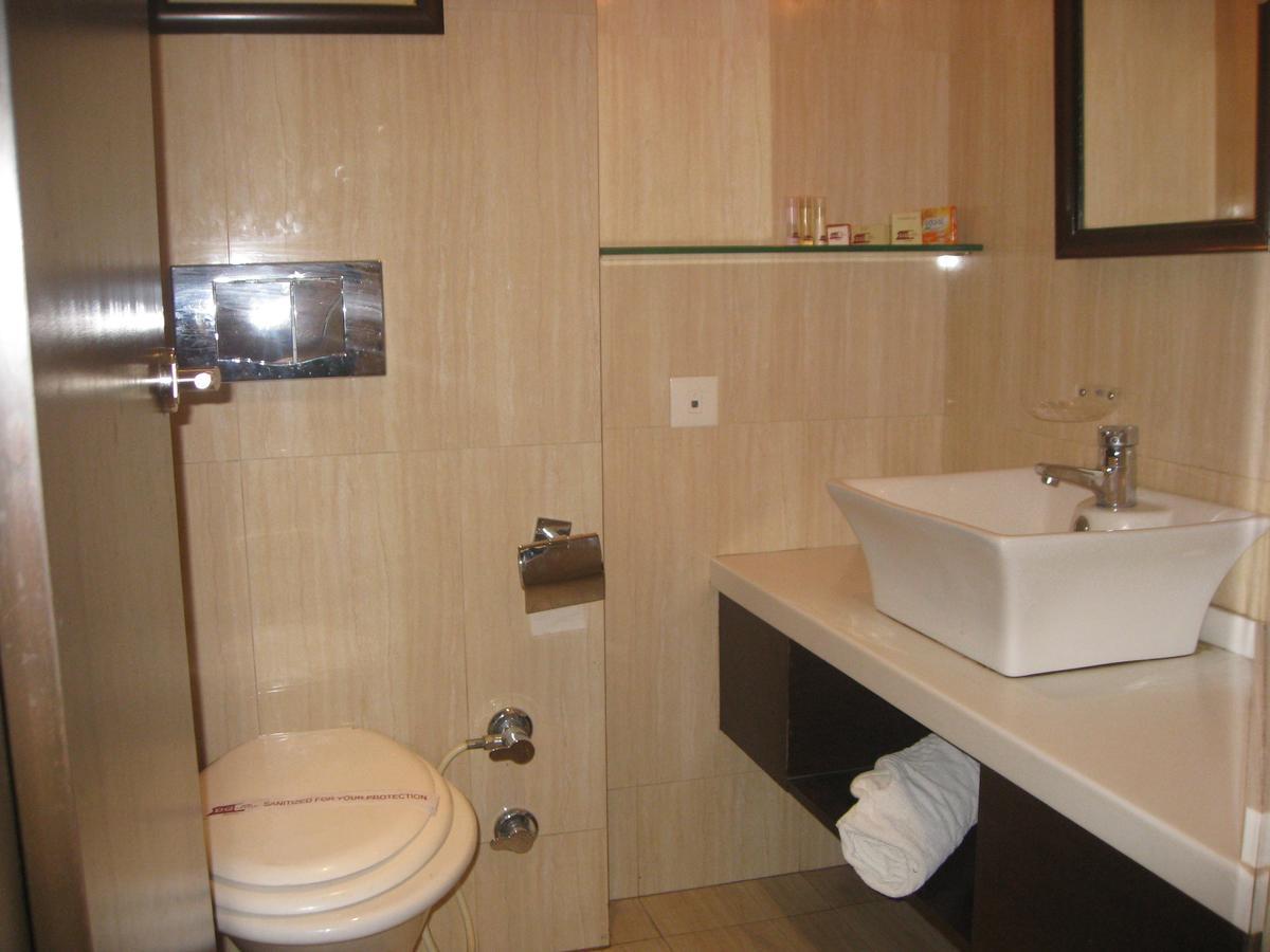 Hotel D'Grand Bareilly Eksteriør billede